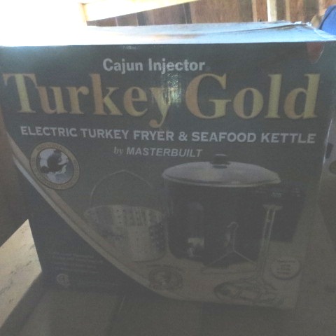 Masterbuilt electric turkey fryer and seafood kettle powers on.6a